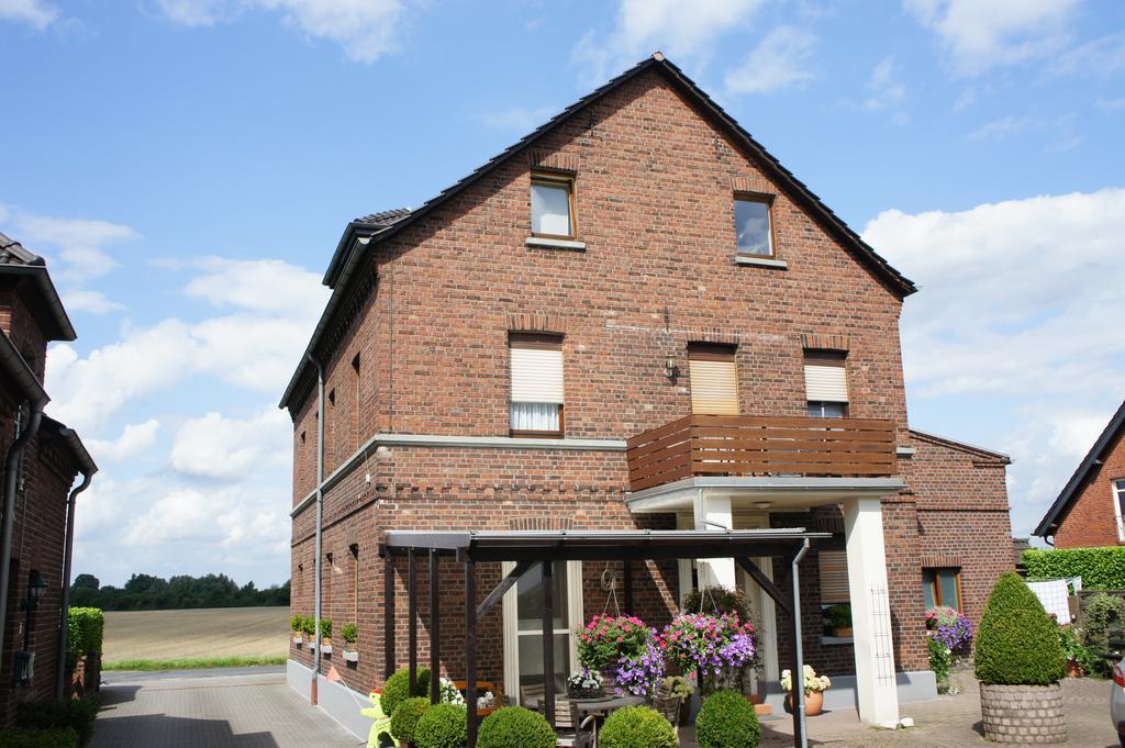 Ferienwohnung Poettershof Крефельд Номер фото